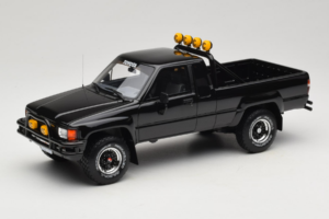 Toyota Hilux N60 SR5 Pickup Noir Otto 1:18 OT481B Résine