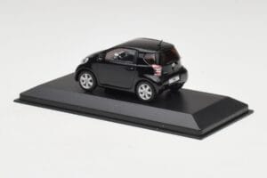 Toyota iQ Noir Mica Minichamps 1:43 403166803 Métal — image 3 sur 4