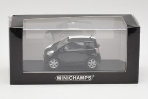 Toyota iQ Noir & Blanc Salon de l'Auto de Genève 2009 Minichamps 1:43 400166801 Métal — image 4 sur 4