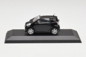 Toyota iQ Noir & Blanc Salon de l'Auto de Genève 2009 Minichamps 1:43 400166801 Métal