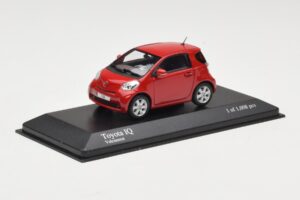 Toyota iQ Rouge Minichamps 1:43 400166800 Métal — image 2 sur 4