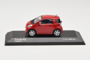 Toyota iQ Rouge Minichamps 1:43 400166800 Métal