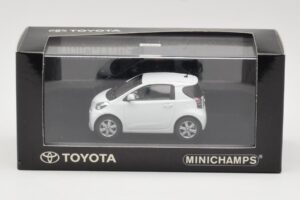 Toyota iQ Blanc Minichamps 1:43 TOYOTA009 Métal — image 4 sur 4