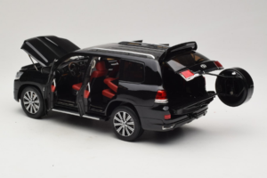 Toyota Land Cruiser LC200 Noir Kengfai 1:18 KF024-13 Métal — image 5 sur 8