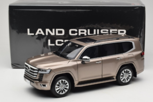 Toyota Land Cruiser LC300 ZX Or LCD 1:18 LCD18013-ZX-GO Métal — image 8 sur 8