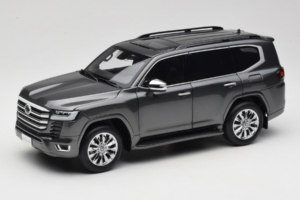 Toyota Land Cruiser LC300 ZX Gris LCD 1:18 LCD18013-ZX-GR Métal