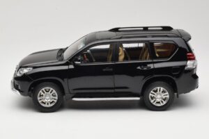 Toyota Land Cruiser Prado J150 Noir Paudi Model 1:18 623132-BK Métal — image 4 sur 8