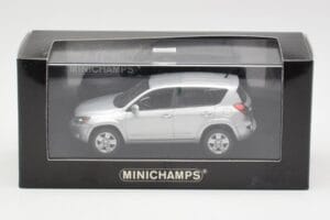 Toyota RAV4 XA30 Argent Minichamps 1:43 400166570 Métal — image 4 sur 4