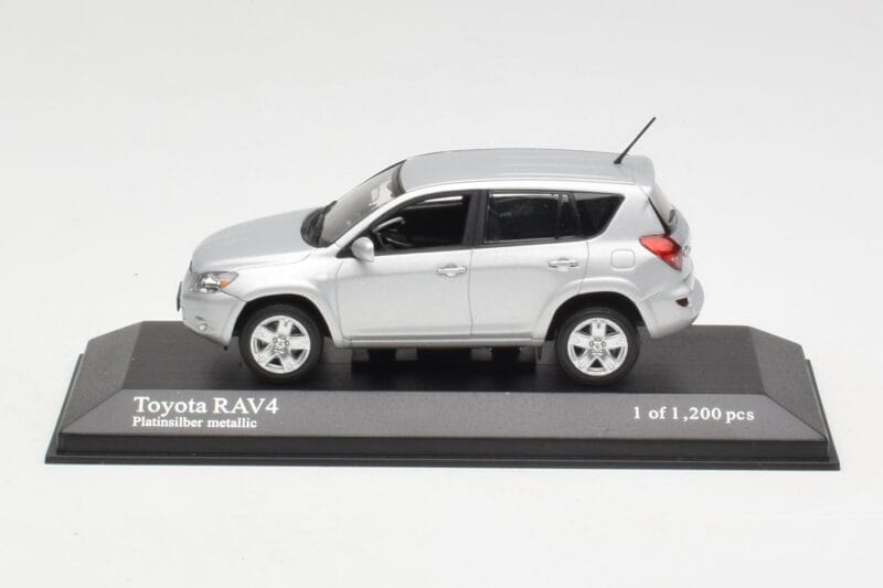 Toyota RAV4 XA30 Argent Minichamps 1:43 400166570 Métal