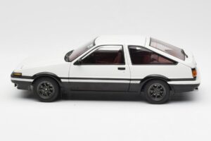 Toyota Sprinter Trueno AE86 New Initial D Movie Legend 1 AUTOart 1:18 78798 Métal — image 4 sur 8