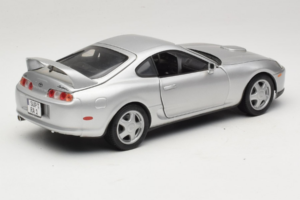 Toyota Supra A80 Argent Kyosho 1:18 8847 Métal — image 3 sur 8