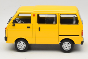 Toyota TJ110 Tianjin Huali Jaune OEM 1:18 TOYOTA014 Métal — image 4 sur 8