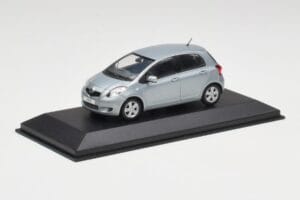 Toyota Yaris Mk2 Glacier Bleu Minichamps 1:43 TOYOTA001 Métal — image 2 sur 4