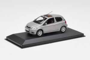 Toyota Yaris XP10 TS Gris Minichamps 1:43 TOYOTA007 Métal — image 3 sur 3