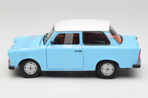 Trabant 601 Deluxe Bleu Blanc Sun Star 1:18 4286 Métal — image 3 sur 6