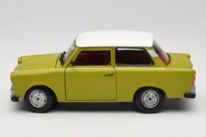 Trabant 601 Vert Sun Star 1:18 4289 Métal — image 4 sur 8