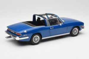 Triumph Stag Mk1 Sapphire Blue Revell 1:18 8815 Métal — image 3 sur 8