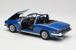 Triumph Stag Mk1 Sapphire Blue Revell 1:18 8815 Métal — image 5 sur 8