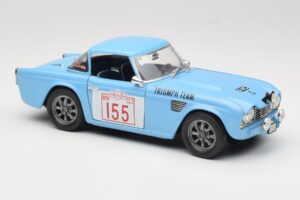 Triumph TR4 Rally Car Revell 1:18 8773 Métal — image 6 sur 8