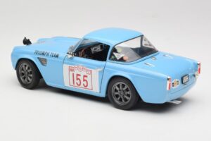 Triumph TR4 Rally Car Revell 1:18 8773 Métal — image 7 sur 8