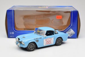 Triumph TR4 Rally Car Revell 1:18 8773 Métal — image 8 sur 8