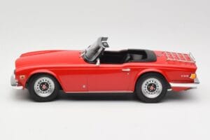 Triumph TR6 PI Rouge Minichamps 1:18 155132031 Métal — image 3 sur 6