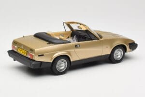 Triumph TR7 DHC Or BoS Models 1:18 BOS221 Résine — image 2 sur 6