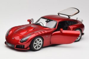 TVR Sagaris Rouge Revell 1:18 08816 Métal — image 2 sur 8