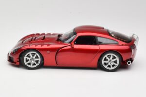 TVR Sagaris Rouge Revell 1:18 08816 Métal — image 4 sur 8