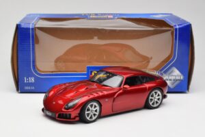 TVR Sagaris Rouge Revell 1:18 08816 Métal — image 8 sur 8