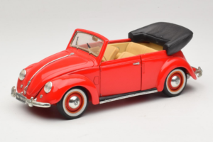 Volkswagen Beetle Cabriolet Rouge Maisto 1:18 56010 Métal