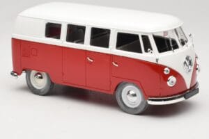 Volkswagen Combi T1 Rouge & Blanc Solido 1:18 8031 Métal — image 6 sur 8