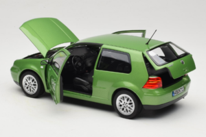 Volkswagen Golf GTI Mk4 Vert Metallic Norev 1:18 188571 Métal — image 5 sur 8