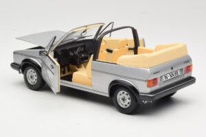 Volkswagen Golf Mk1 Cabriolet Argent Sun Star 1:18 VW004 Métal — image 5 sur 8