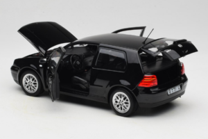 Volkswagen Golf GTI Mk4 Noir Norev 1:18 188574 Métal — image 5 sur 8