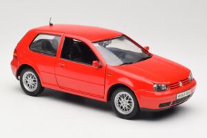 Volkswagen Golf Mk4 GTI Rouge Revell 1:18 08943 Métal — image 6 sur 8