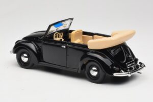 Volkswagen Coccinelle Cabriolet Noir Maisto 1:18 37800-M6 Métal — image 7 sur 8