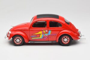 Volkswagen Coccinelle Rouge Solido 1:18 8306 Métal — image 4 sur 8