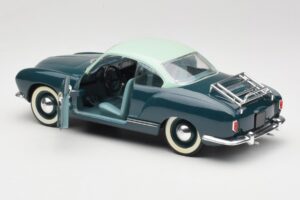 Volkswagen Karmann Ghia Bleu Solido 1:18 8061 Métal — image 5 sur 8