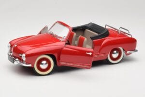 Volkswagen Karmann Ghia Cabriolet Rouge Solido 1:18 8058 Métal — image 2 sur 8