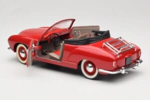 Volkswagen Karmann Ghia Cabriolet Rouge Solido 1:18 8058 Métal — image 7 sur 8