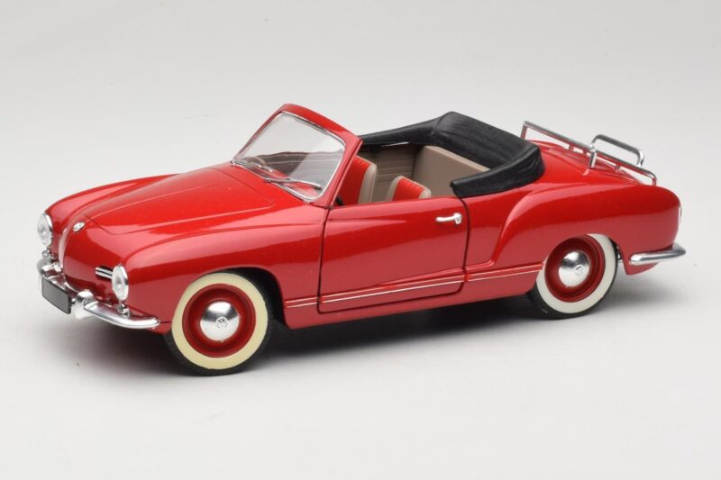 Volkswagen Karmann Ghia Cabriolet Rouge Solido 1:18 8058 Métal