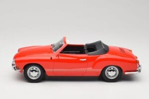 Volkswagen Karmann Ghia Cabriolet Rouge Minichamps 1:18 155054030 Métal — image 3 sur 6