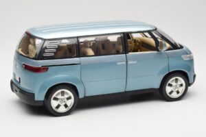 Volkswagen Microbus Concept Vert Clair Revell 1:18 08444 Métal — image 3 sur 8