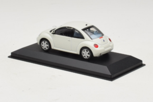 Volkswagen New Beetle Blanc Minichamps 1:43 430058005 Métal — image 3 sur 4