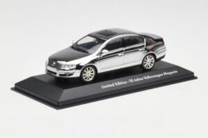 Volkswagen Passat B6 Chrome Silver 10 Years Volkswagen Magazine Minichamps 1:43 PASSAT004 Métal — image 2 sur 4