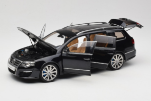 Volkswagen Passat B6 R36 Variant Noir NZG 1:18 KF044-4A Métal — image 2 sur 8