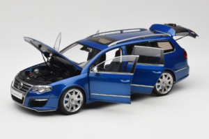 Volkswagen Passat B6 R36 Variant Bleu NZG 1:18 KF044 Métal — image 2 sur 9