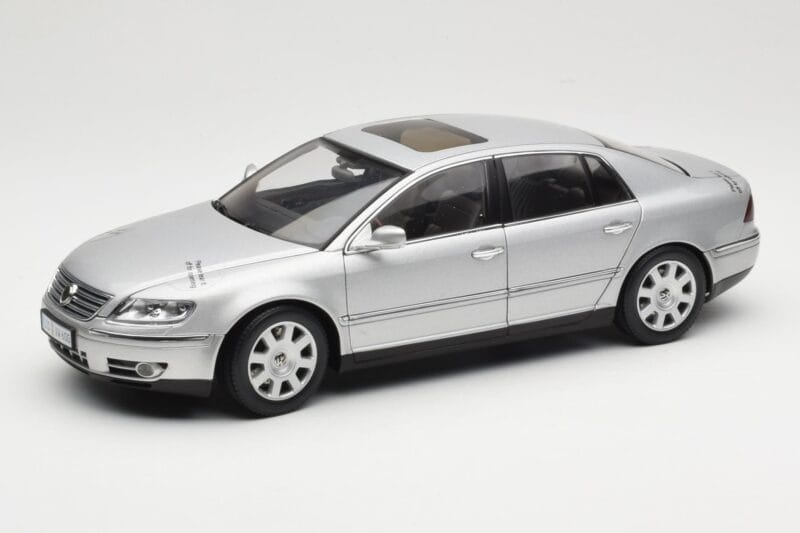 Volkswagen Phaeton D1 Silver Metallic AUTOart 1:18 79742 Métal