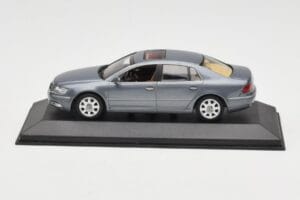 Volkswagen Phaeton Light Blue Metallic Minichamps 1:43 VW002 Métal